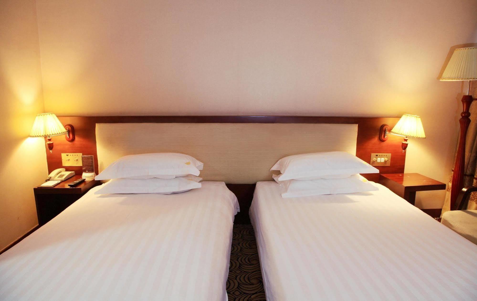 Guangzhou Jinying Hotel ภายนอก รูปภาพ